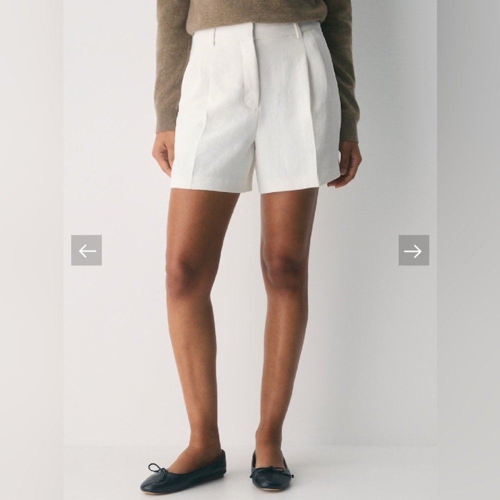 Aritzia Wilfred Effortless Short | Size 8